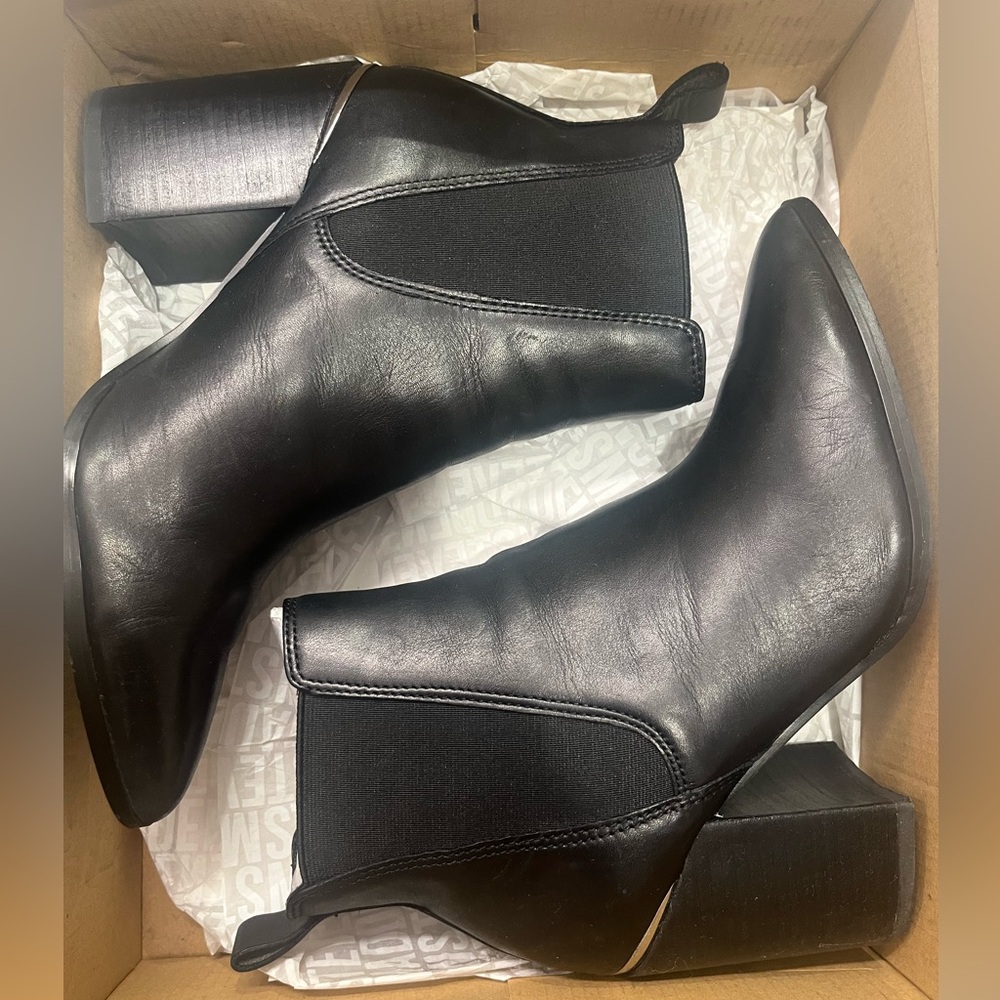 Steve Madden Kason black booties